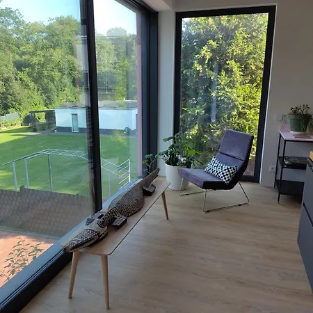 Grosszuegige In Innovativem Zero-emissionen Haus Bochum