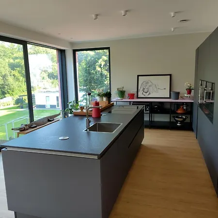 شقة Grosszuegige In Innovativem Zero-emissionen Haus *