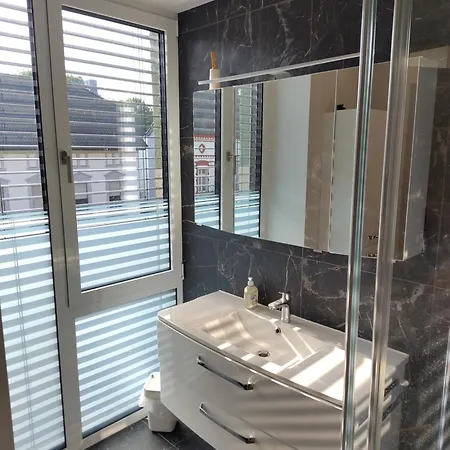 Grosszuegige In Innovativem Zero-emissionen Haus Apartment Bochum